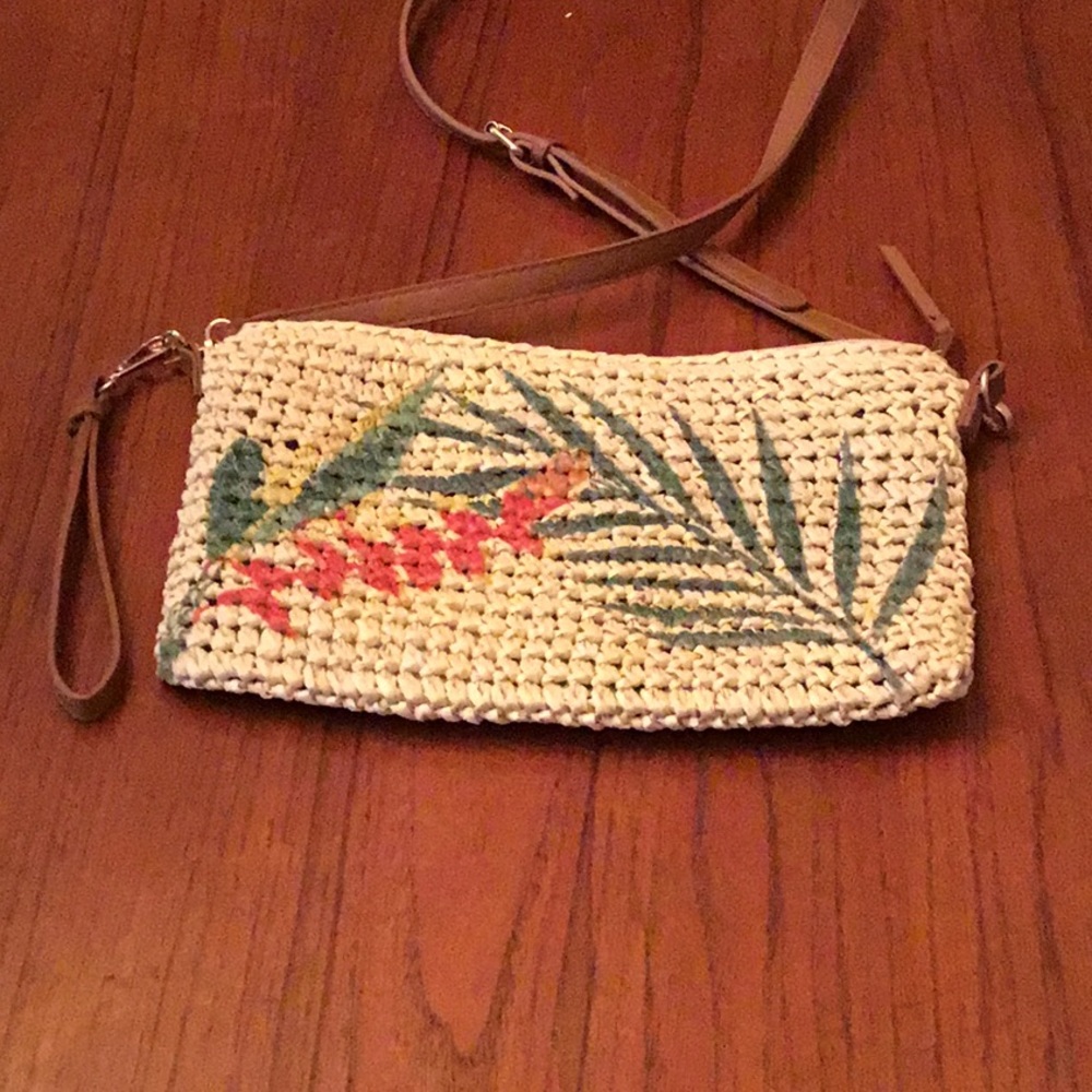 Cross body summer woven bag